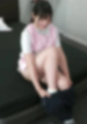 【FC2永久保存版/在庫限り】 アイドル級美※女の現.役保育士がマンコも子宮も完全に破壊される。排卵日でも容赦無し連続中出し8発射で膣から大量精液が溢れ出る【本編/顔モ無】