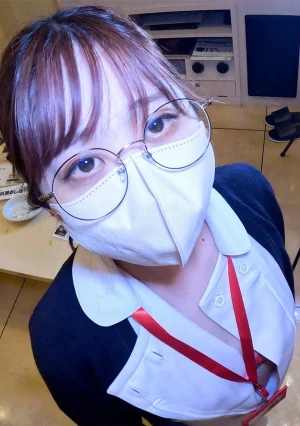地味なメガネナースにやりたい放題！白衣を脱いだら意外にエロ！