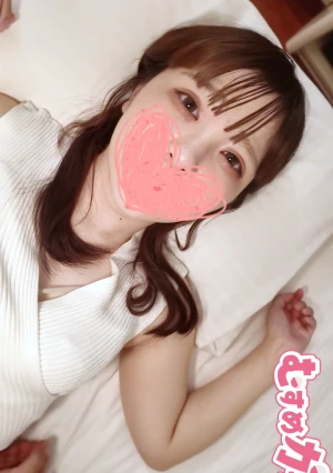 性に寛容な地方の色白メンエス嬢と。おっとりした雰囲気で言われるままにチンポをジュプジュプ♡もっちりマンコも差し出し生ハメ、駅弁、大量中出し【生中出