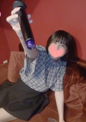 伝説の色白スレンダー美女再び、20歳人気メンエス嬢とカラオケデート、肉便器化を祝って2連続中出し。【無修正・中出】