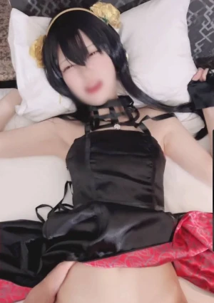 172cm美脚のあのコと、 S○Y×FA○ILYヨル2つのコスで生セックス。