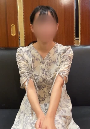 ㊙美女との中出し解禁ハメ撮り。1時間40分越えの大ボリューム、徹底的にイカせて突いて種付け中出し。