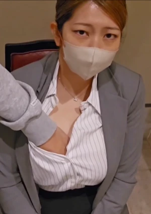 *乳の人妻生保 レディとカーセックス