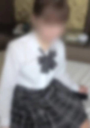 【個人撮影/素人撮影/ハメ撮り】 リアル大〇生がエッチなハメ撮りに初挑戦。初々しい反応が男心をくすぐります。ピンク色のパイパンマ〇コに大量中出し２連発