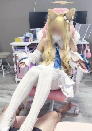 【完全初撮り】 ブ〇〇カ百〇園セ〇アはじめての童貞くんおじさんたちにパイズリ中出し