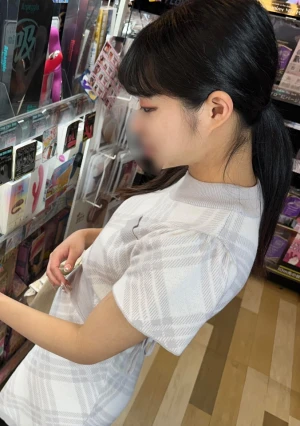 【彼氏には内緒の趣味全開！】 大人のおもちゃマニアの陰キャ女子♡ついに一線を越えて本物チ〇ポを食べ比べたら興奮のあまり理性崩壊しちゃう一部始終♥