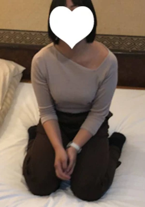 はるか18歳_1・顔射インタビュー③。アイドル級逸材っ子がマ●に謝罪しながらカメラ目線顔射！ 禁断の扉を開くまでの一部始終（045）