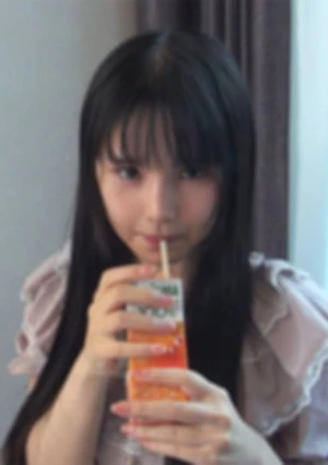 困り顔ではちゃめちゃかわいくて細身巨乳の女の子、「うん♡挿れていいよ♡」ということで生チンポ挿入で種付け中出し！