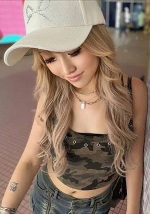 Shibuya Gal Called By Her Big Dick Sex Friend During Work Break And Filmed NTR Creampie