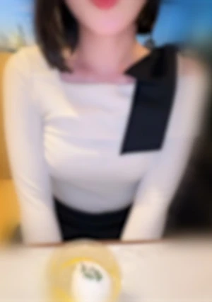 【大量噴射】 １ℓハメ潮吹きでホテル出禁確定の看護師。ダダ漏れ警報で種付け不可避。。。