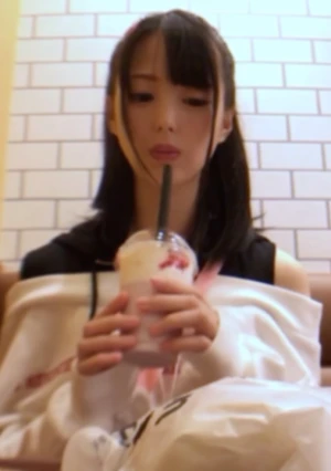 史上最高に可愛い女子大生18歳。愛液だらけ潮吹きまくりで絶頂するも、 中出しにはブチギレ放心状態。