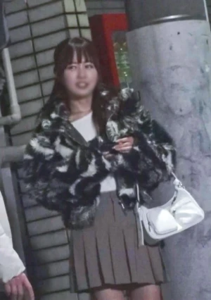 アンニ ュイな立ち〇ぼ美女に適当言って中出しヤリ捨てした