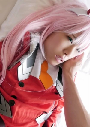 【個撮中出しコスH♥】 ムチムチ激カワビッチ！黒タイツにハサミで穴あけトロマンにたっぷり大量中出し孕まSEX！