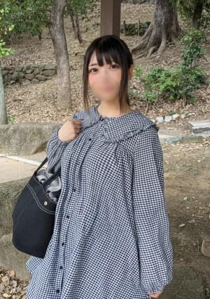 爆乳コスプレイヤー あの人気コスプレイヤーが㊎欠で高収入バイトに応募!! か弱いオ口でムスコをご奉仕、/さいごは、奥まで大量「中だし」シソン注入!!