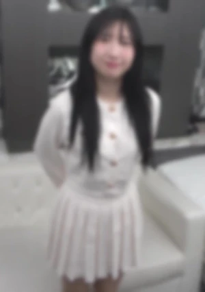 ロングヘアーで色白巨乳なコがデカチンハメ撮り師の餌食に。彼氏と違うチンポのデカさにマンコの奥をゴリゴリえぐられ快楽に思わずな./み./だ。