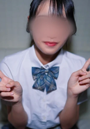 超美人なコンビニ定員に一目ぼれからの バイト終わりにラブホへ ♡18歳モデル体型ハリMAXなおっぱい　濡れやすくびちゃびちゃ 初めての生セックス！