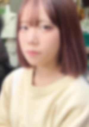 小さくてアイドル資質の愛しいムスメ。「あぁイキそう…イク！」新居のベランダ前で細い腰を掴み、高速ピストンで連続イキ、喘ぎまくり。半外半中で締め付けマンコに濃厚ザーメン注ぎ込む。