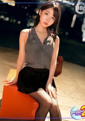 【陰キャのフリした淫キャ！？ホテルで豹変する性欲モンスターと中出し2連発！！】逆ナンしてきたスレンダー美女は清楚なフリして日常的に男漁り！？感度抜群！潮吹き連発！！自ら中出しを求めるド変態！！！【あまちゅあハメREC＃めぐ＃カフェ店員】