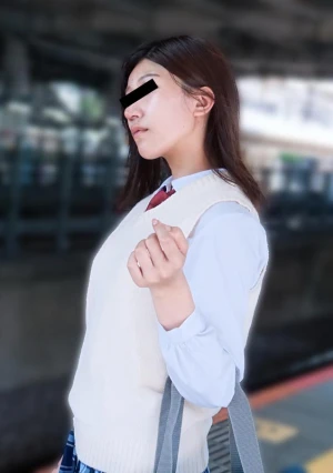 制服娘を電車でイタズラ 北沢玲香