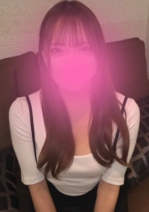 優しい口調の淫語で攻め続け、終始射精感をあおり続ける美痴女・みおちゃん。「中じゃないとヤダ」とごねるので中出しでフィニッシュしちゃいました。