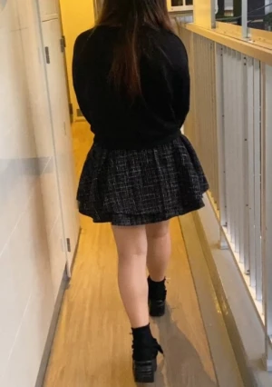 [Individual Shooting] This 18-year-old Just Arrived In Tokyo Does As She's Told, Immediately Licks Her Ass, And Swallows Two Loads Of Semen Without Using Her Hands.