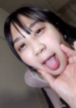 【無】 【中出し】フィリピンハーフの美女セフレは自分で奥まで舐めて苦しそうにするセルフドM。毛ありのデカビラまんこを堪能した後に、舌出し、痴態、ピースで道具という自覚を持たせ中出し。