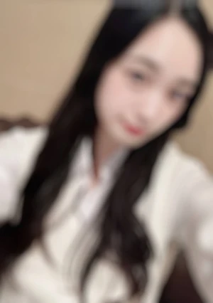 超剛毛！ 生粋のお嬢様！ずっと決められた生活に我慢出来ずイケないことを、、、人生初顔射・初中出し！