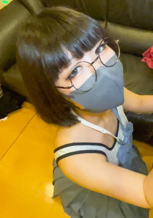 【第四弾】 小悪魔的メガネ美女が制服姿のまま生ハメ