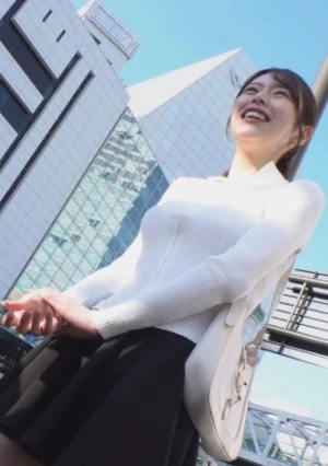 路上声掛けからAV撮影！？ 戸惑う美人カフェ店員が快楽堕ちする一部始終