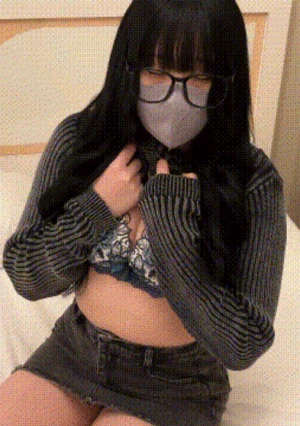 新宿で拾った立ちんぼ女子をイメージビデオだと騙**てハ メ撮りして中出し IMEDAMAFC2