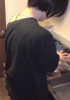 【彼氏くんごめんね】 自宅に遊びに行ったら彼氏のためにお弁当を作っていたので、邪魔してたらやりたくなったのでその場でやっちゃった。