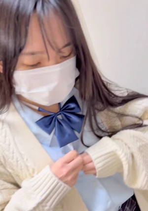 【ちょいヤバ】 電マ使ったら涙が。18になったプレゼントあげると言ってやり部屋に連れ込んでパコッた。