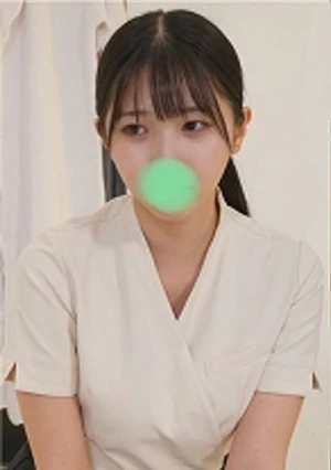 《個人撮影》 5年付き合って同棲もしてる彼氏がいる清純派セラピストさんが夢中で腰を動かしてハメ潮まで吹いてしまい「すいません」とタオルで