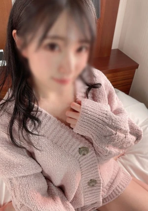 奥突きバックで漏れ出す潮吹きマン汁。最強にエロいグラインド騎乗位の腰使い。童顔美女ガチセフレとのいちゃラブハメ撮り。