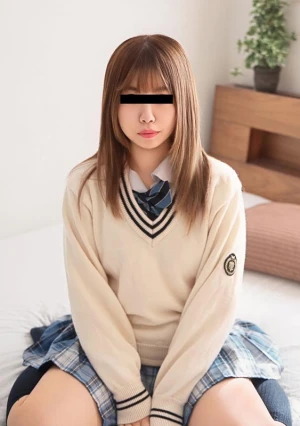 制服娘を電車でイタズラ 若草希