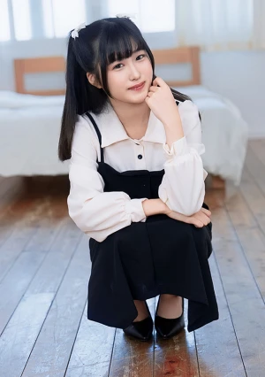 Debut Vol.107 A Cute, Innocent-looking Girl With A Dark Side Who Also Engages In Sexual Favors For Career Advancement