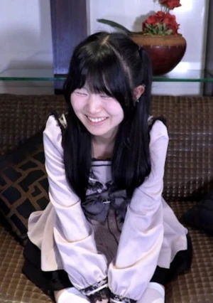 すみれ(18\) 最高にかわいいこの２回目撮影。何をされるかわかっているはずなのにまたノコノコときてしまったので、電マオナさせたり、アナルに入れたり、ピストンマシン使ったりしました