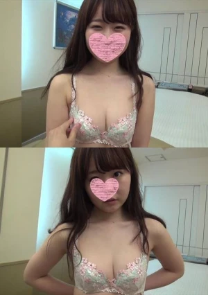 【廃盤】 18歳の笑顔と色白美裸体が眩しいお嬢様が生まれて初めての生ＳＥＸ♥️妊娠するかもとドキドキな美女の愛液まみれのオマンコに大量射精♥️