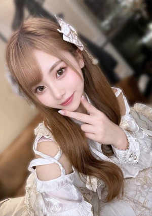 【顔出し解禁】 ”フォロワー急増中18歳美女コスプレイヤー”FC2衝撃出演。危険日中出し希少映像『1時間24分』。※残りわずか