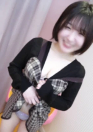入学したてのJD１年生。 夢は小学校の先生。天使のような笑顔と色白美巨乳♡ほのぼの系美女はエッチなことが好きなのに経験少ないカラダを悪い大人が堪能しまくる衝撃映像。