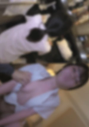 [無修正・完全素人・中出し・潮吹き] ＜純粋小柄１８制服ポニーテール〉経験が少ないけどエッチが好き！虚ろな瞳で恍惚　つるつるマンコに連続中出し