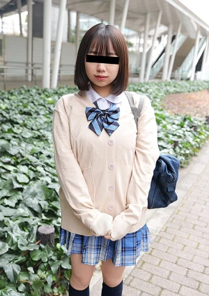 制服娘を電車でイタズラ 天野奈々
