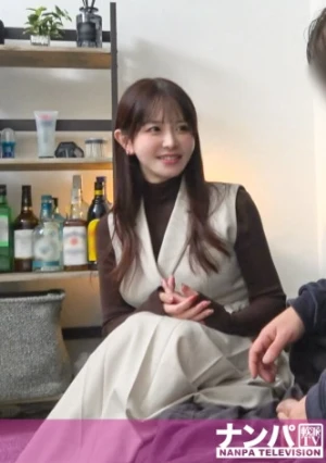 乳首が薄ピンクの綺麗系お姉さんの、甘々ラブラブセックス！！所構わず指先をなぞるだけで魚のように跳ねる敏感女子！！イチャイチャ甘々からのトロトロセックス最高！！ 百戦錬磨のナンパ師のヤリ部屋で、連れ込みSEX隠し撮り 442
