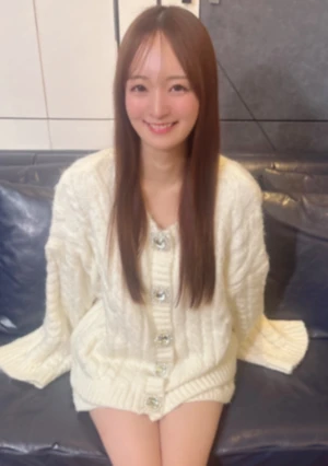 恵まれた巨乳＆スタイルの良い色白な美ボディを持つ小悪魔な爆美女。その正体は元芸能マネージャー。何度も精液を注入されイキ狂う姿は見ごたえ抜群です！