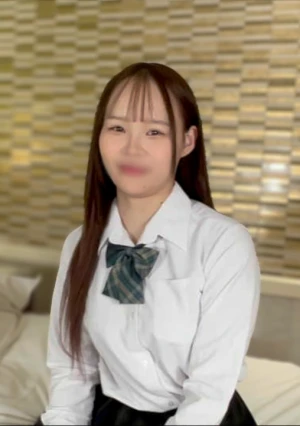 【ふとした笑顔に恋をする、黒髪ロングの誘惑】神スタイル18歳ひとみちゃんが涙ポロ！悶絶初20cmオーバー巨根で大量中出し、しっかりカメラに収めて参りました。