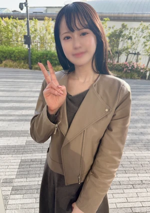 会社の色白美人後輩とデートからの濃密ハメ撮り♡パイパン美マンをデカチンで突き上げて窓際でもお構いなしの大胆開脚ピストン！