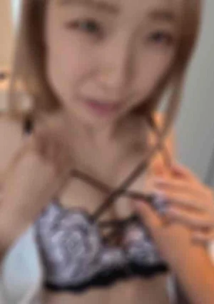 EDに悩む先輩を治療するため、Fカップのセフレを目の前で寝取らせたら…そのまま濃厚3Pプレイに発展！【海外版】