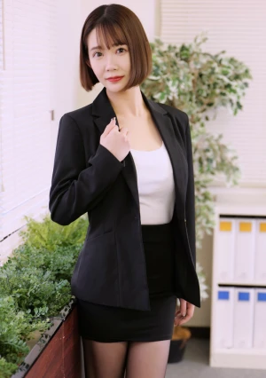 My Female Boss Was A Lustful She-devil Who Destroys Families!