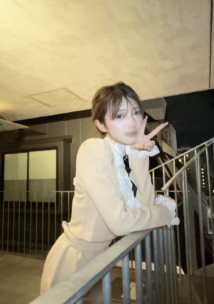 SNSで万バズ！話題の㊎欠. 裏垢女ㇱ.カレンちゃん(20.)と密会。高級美女に交渉成立。中だし許可いただきました