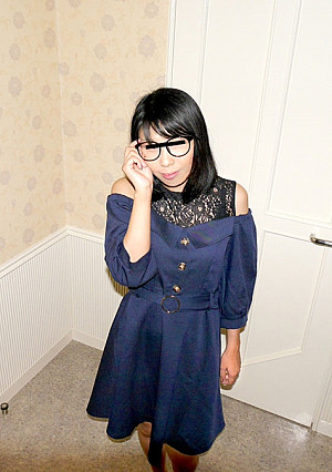 めがね素人 〜全身性感帯の素人娘をたっぷり調教〜